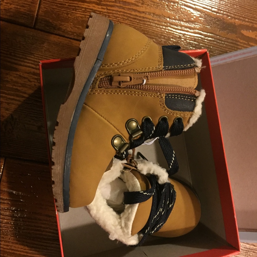 Cat and jack Brendan boys shoes size 6
